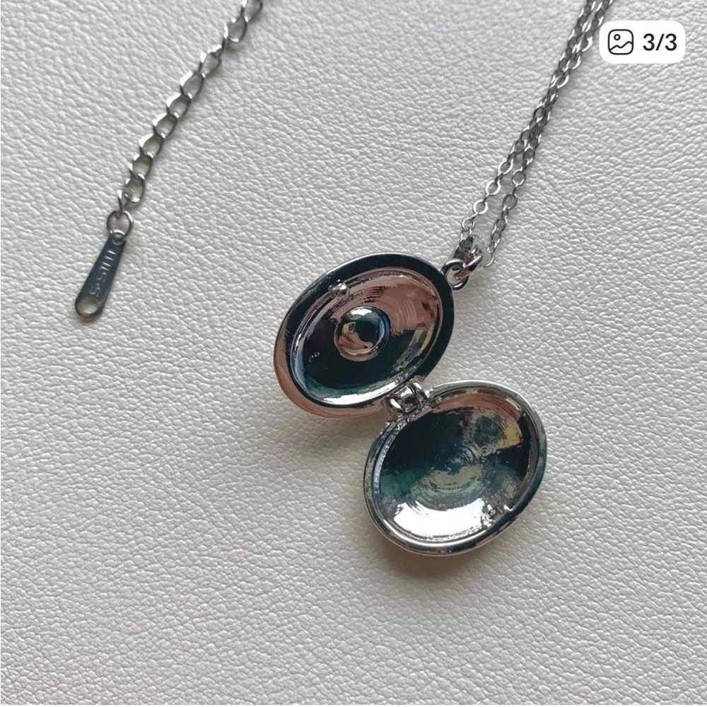 Elegant Pink and Silver Pendant Necklace - Picture 3 of 3